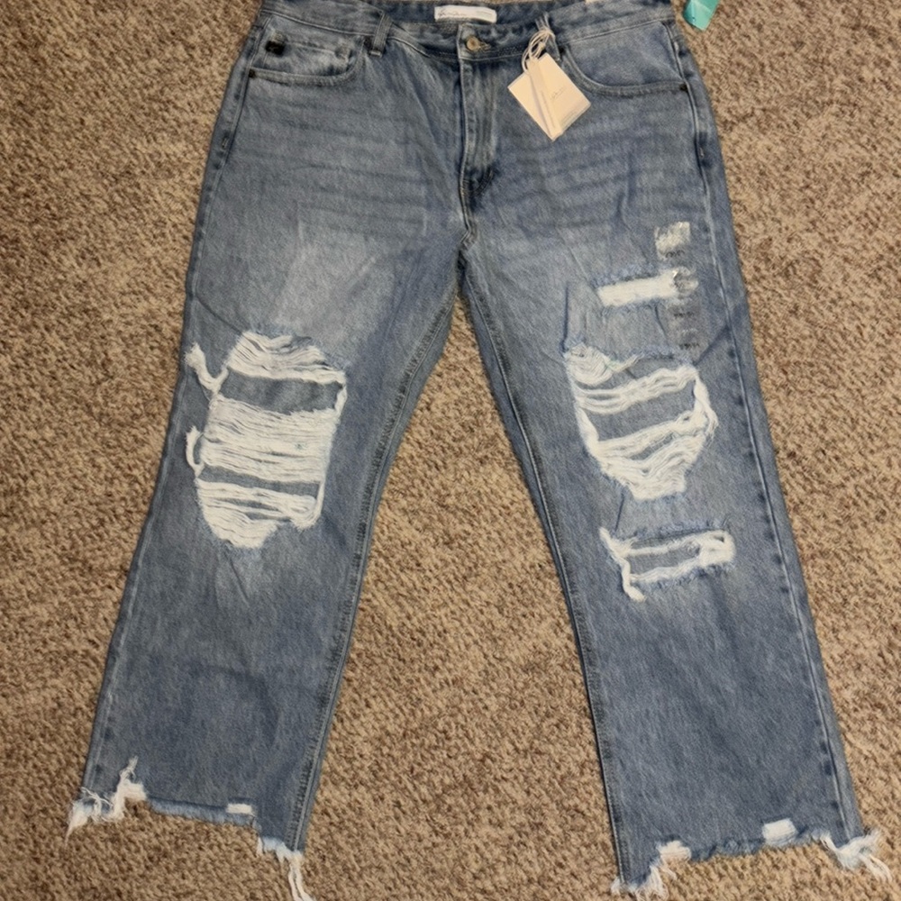 KanCan Women’s  (Juniors) High-Rise Relax Straight style Jeans. Size 31